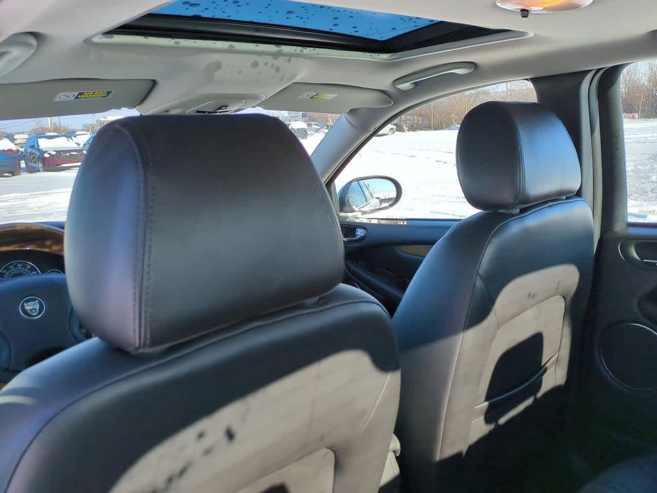 Thumbnail: 2004 Jaguar X-Type - 11