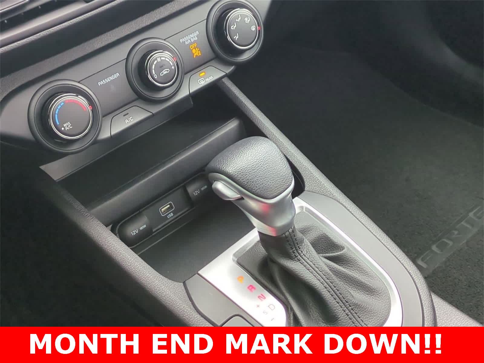 Thumbnail: 2022 Kia Forte - 28