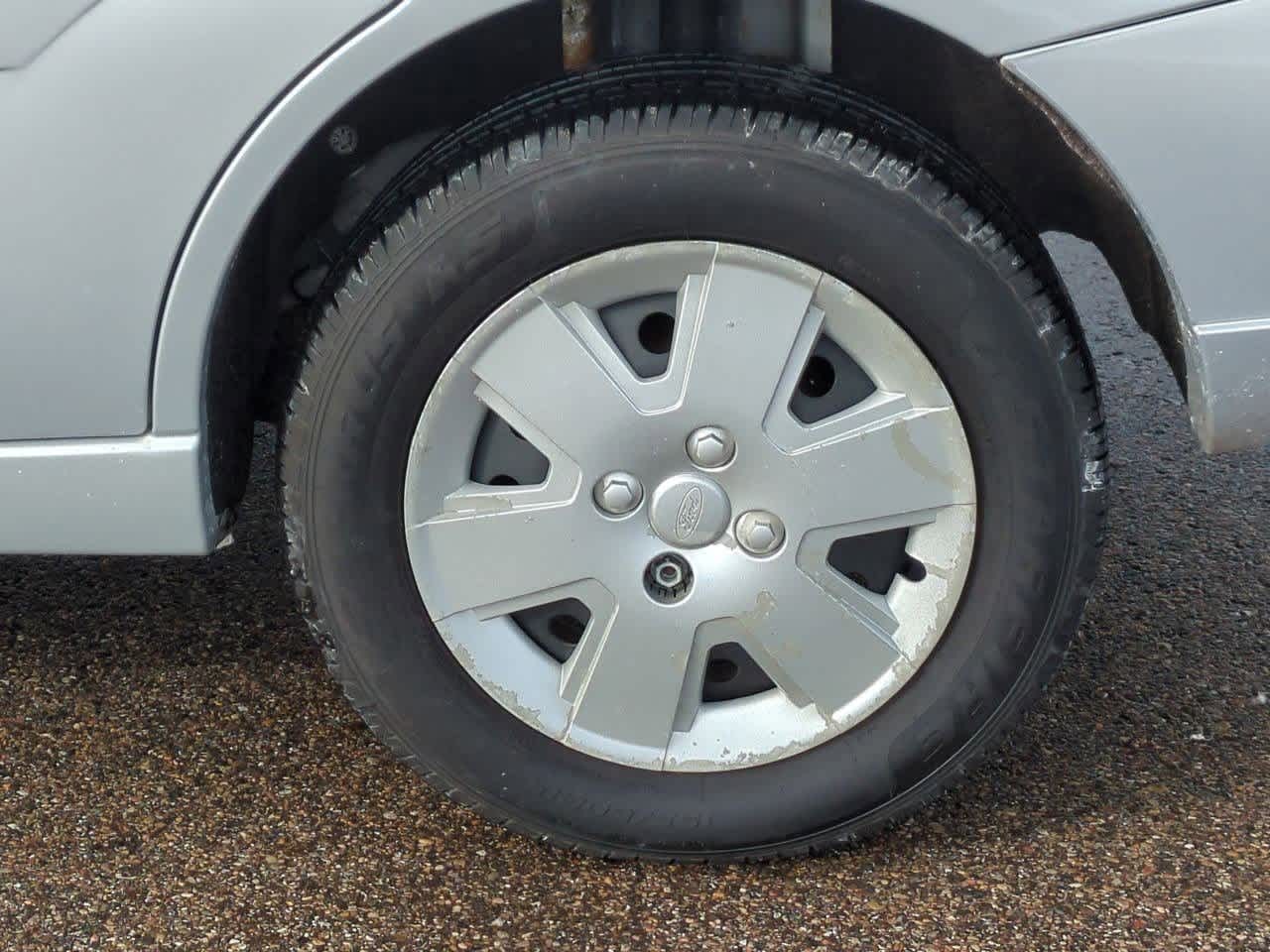 Thumbnail: 2007 Ford Focus - 13