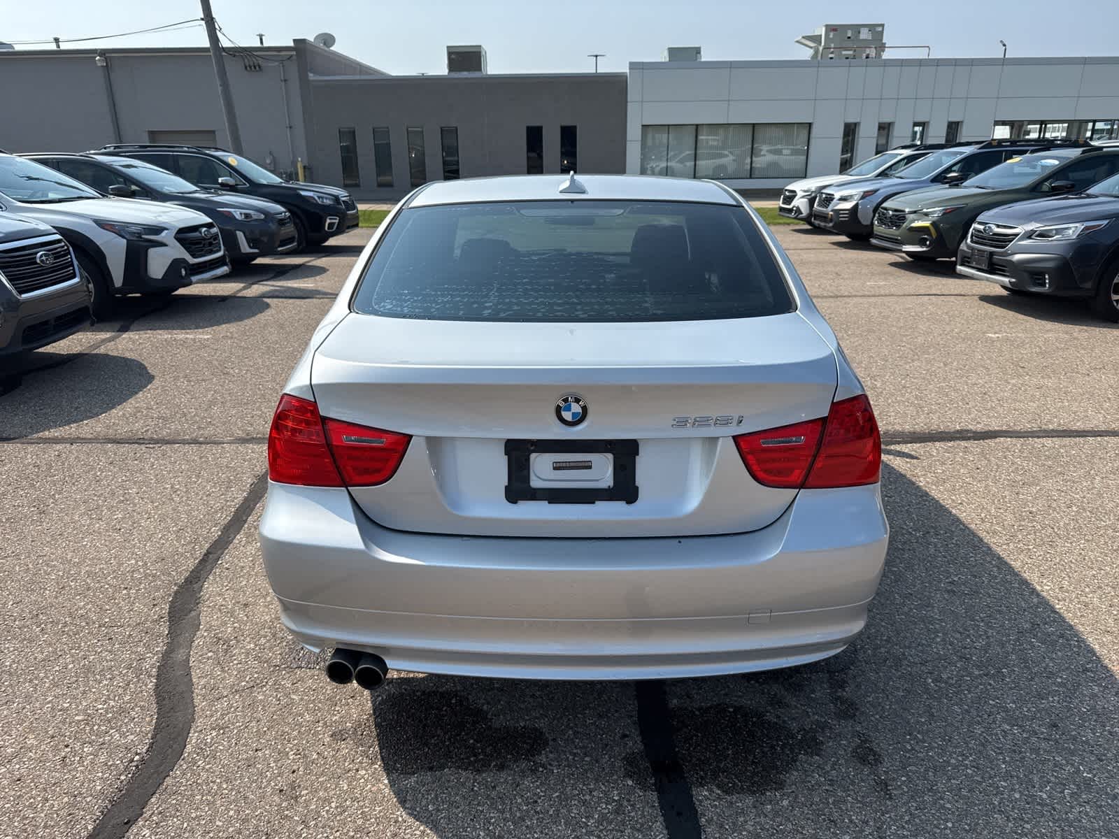 Thumbnail: 2011 BMW 3 Series - 13