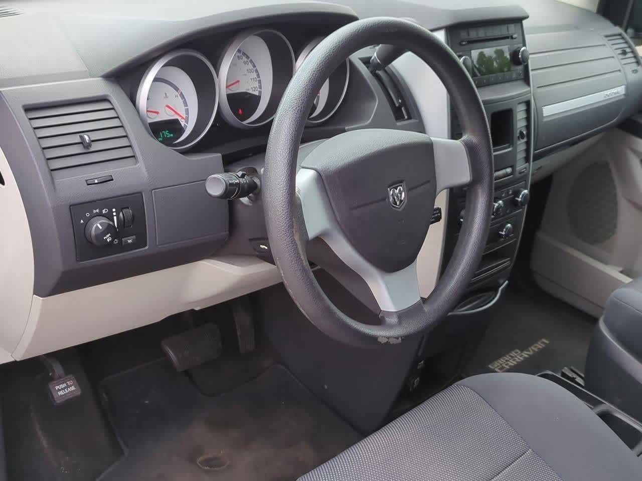 Thumbnail: 2009 Dodge Grand Caravan - 2