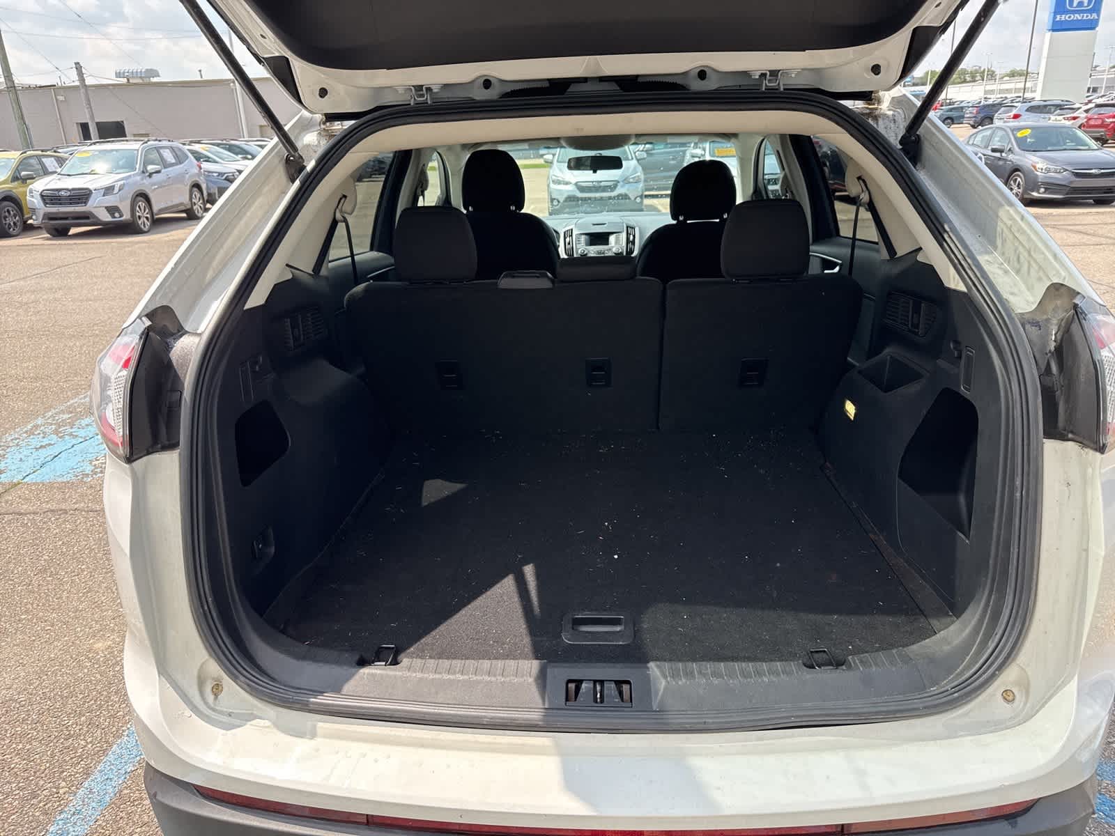 2016 Ford Edge SE 14