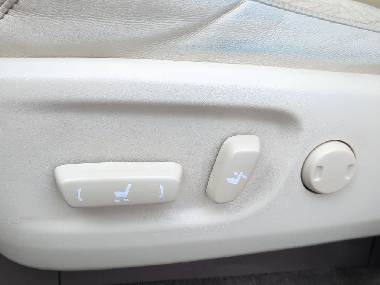 Thumbnail: 2011 Lexus GX - 16