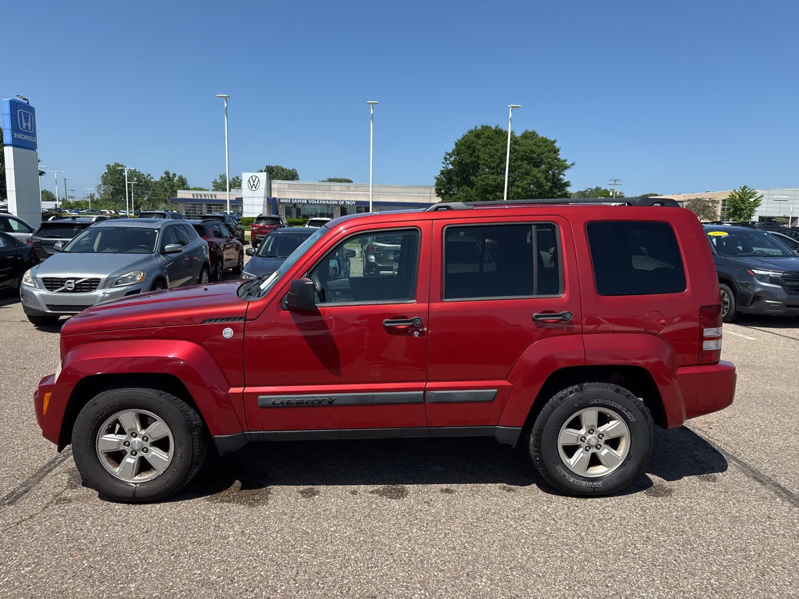Thumbnail: 2010 Jeep Liberty - 12