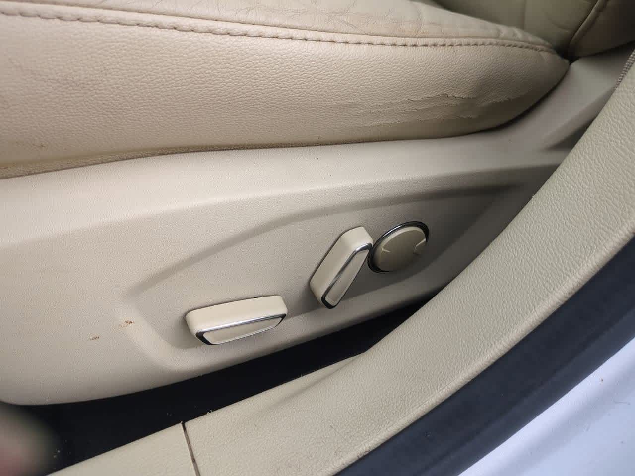 Thumbnail: 2013 Ford Fusion - 16