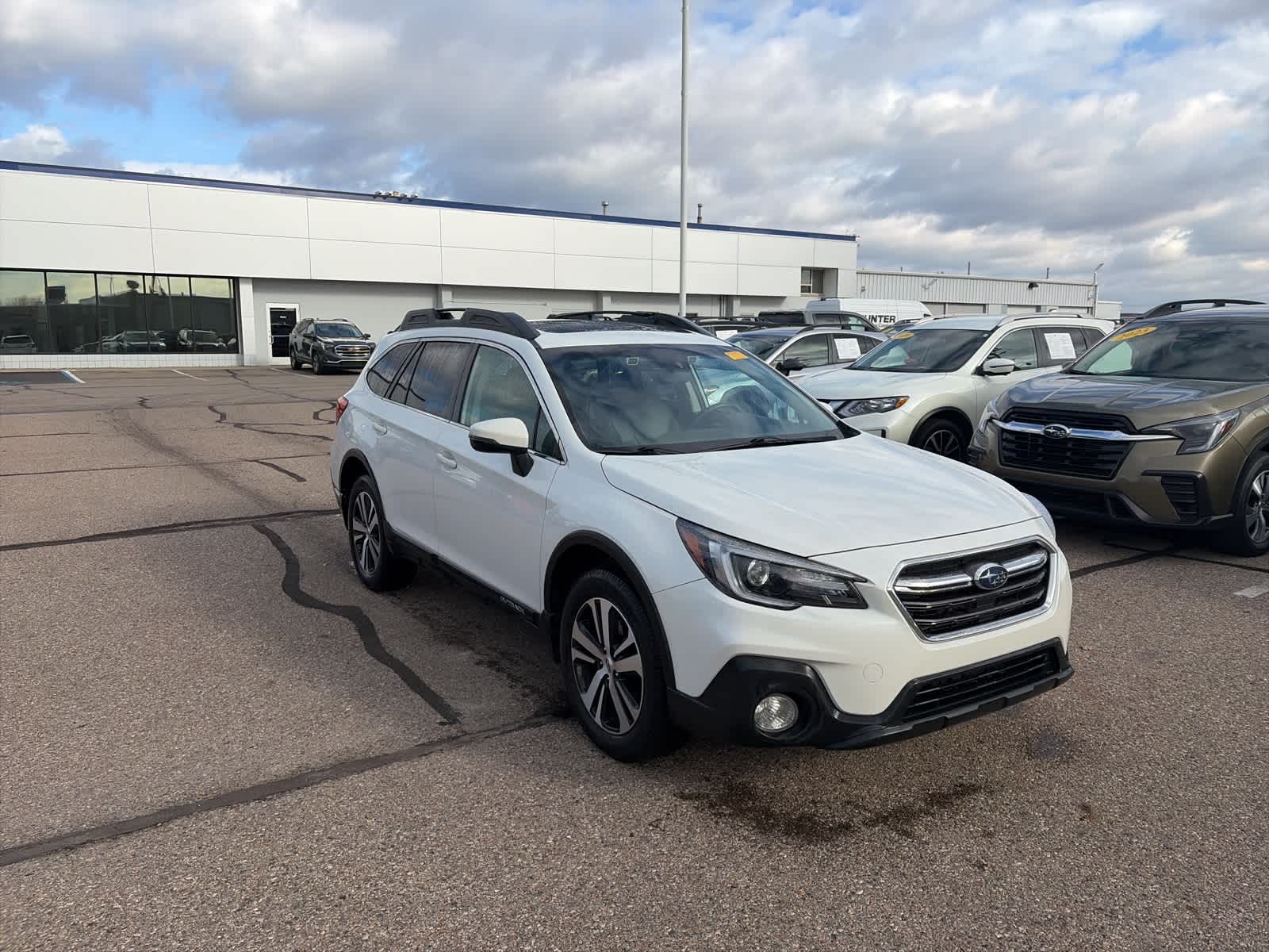 Thumbnail: 2019 Subaru Outback - 4