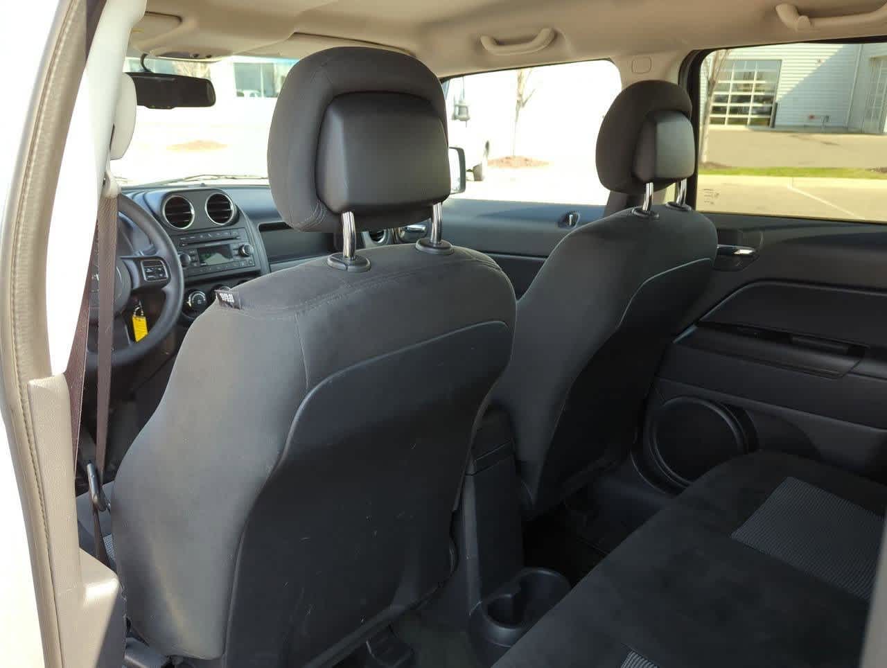 Thumbnail: 2016 Jeep Patriot - 17