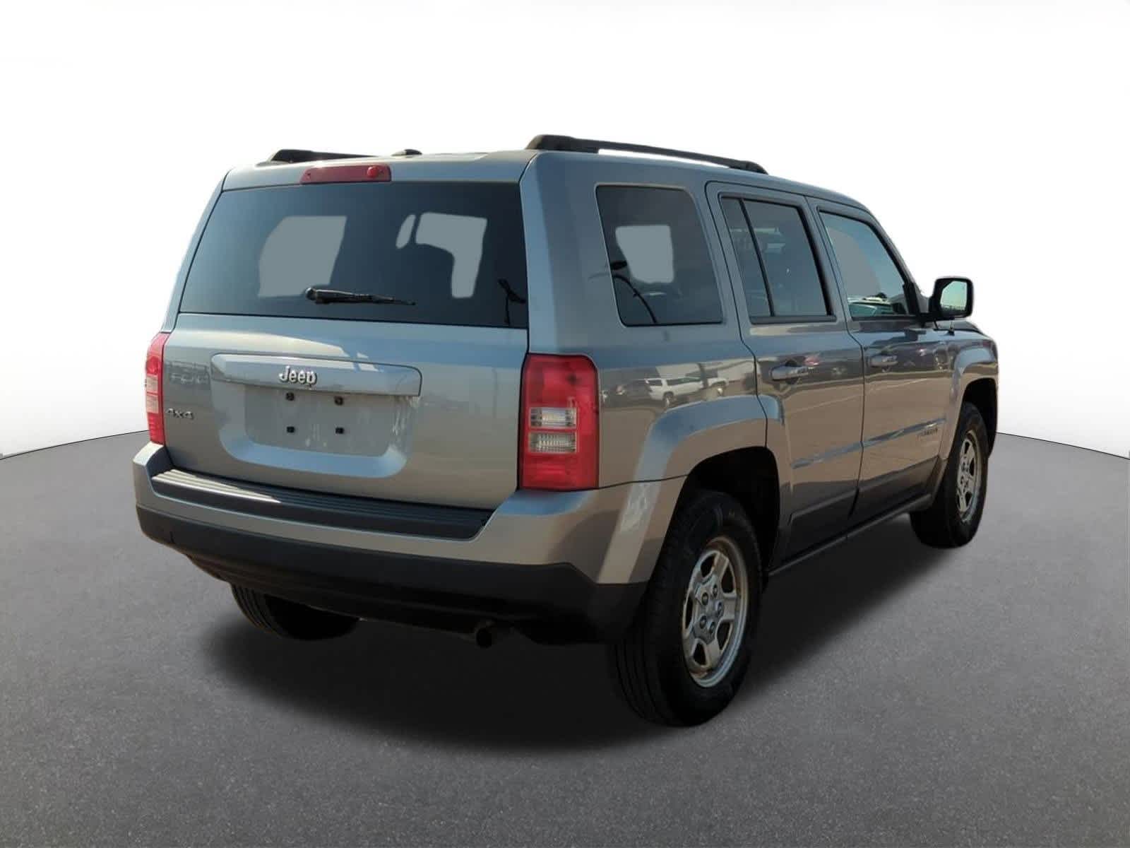 Thumbnail: 2016 Jeep Patriot - 6