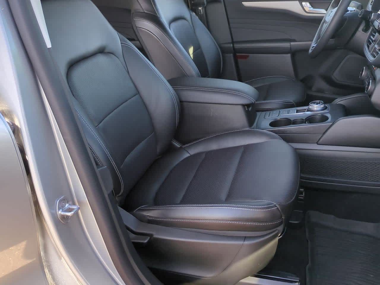 Thumbnail: 2022 Ford Escape - 20