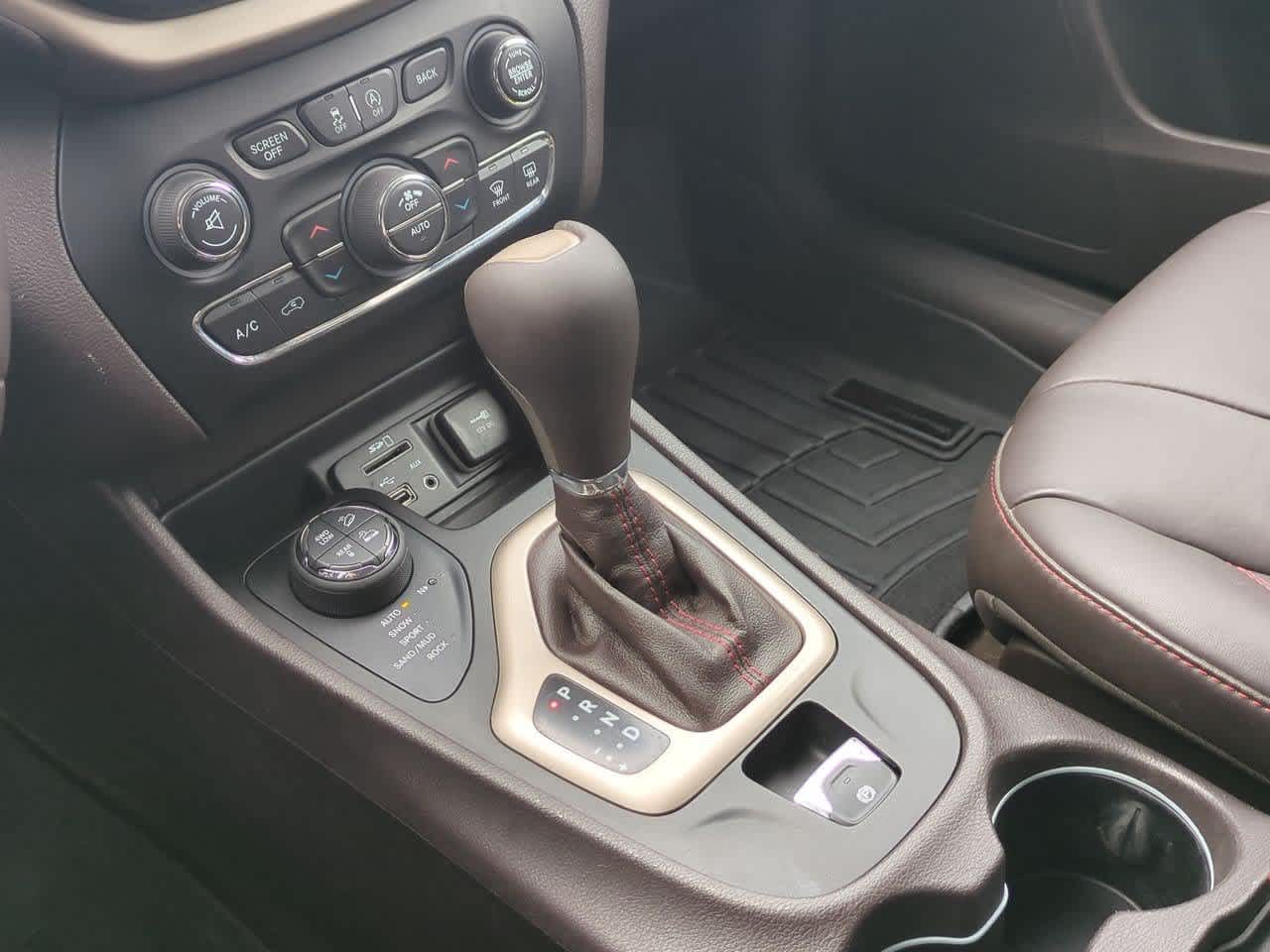 2015 Jeep Cherokee Trailhawk - Photo 31