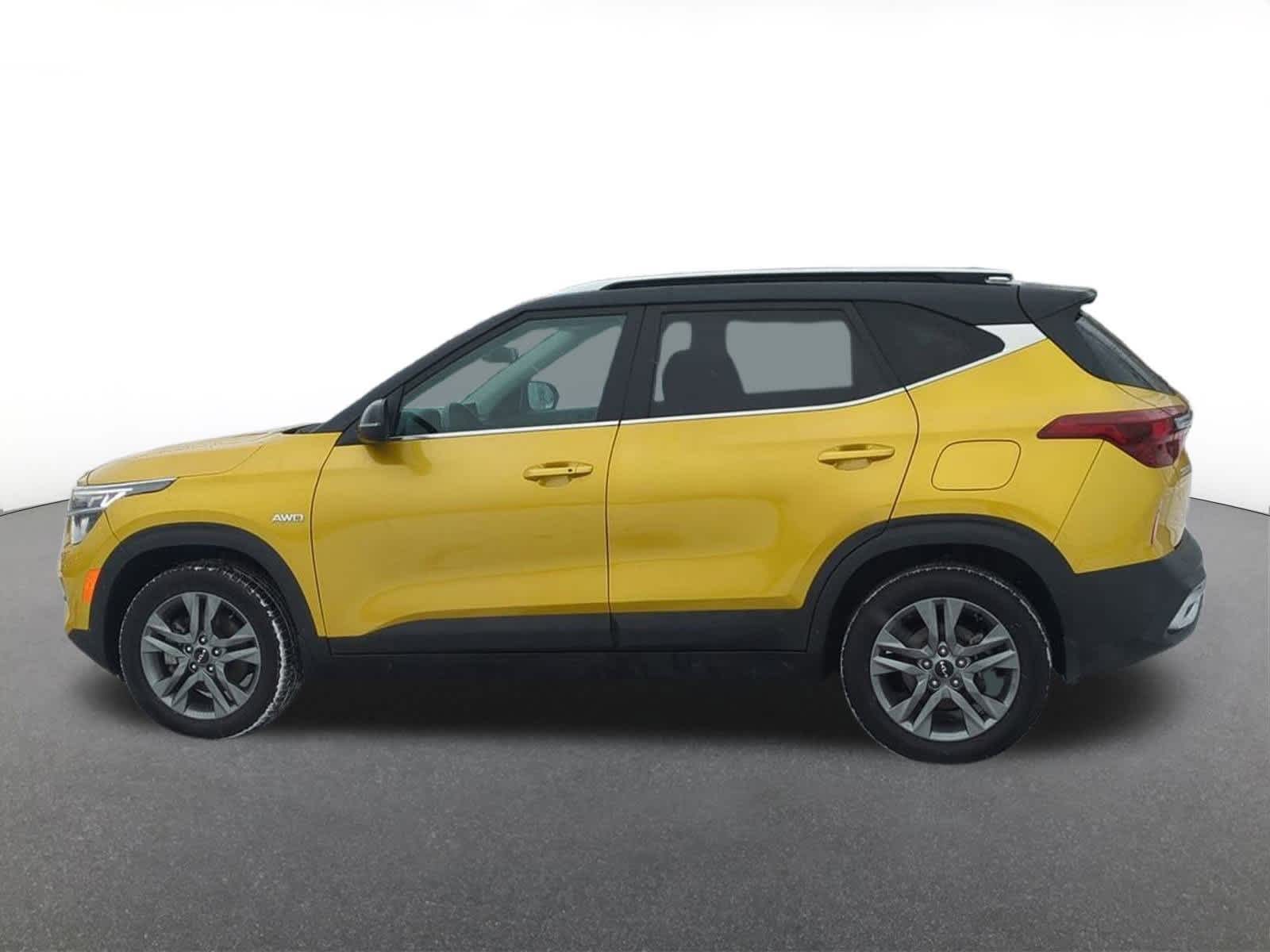 Thumbnail: 2022 Kia Seltos - 3