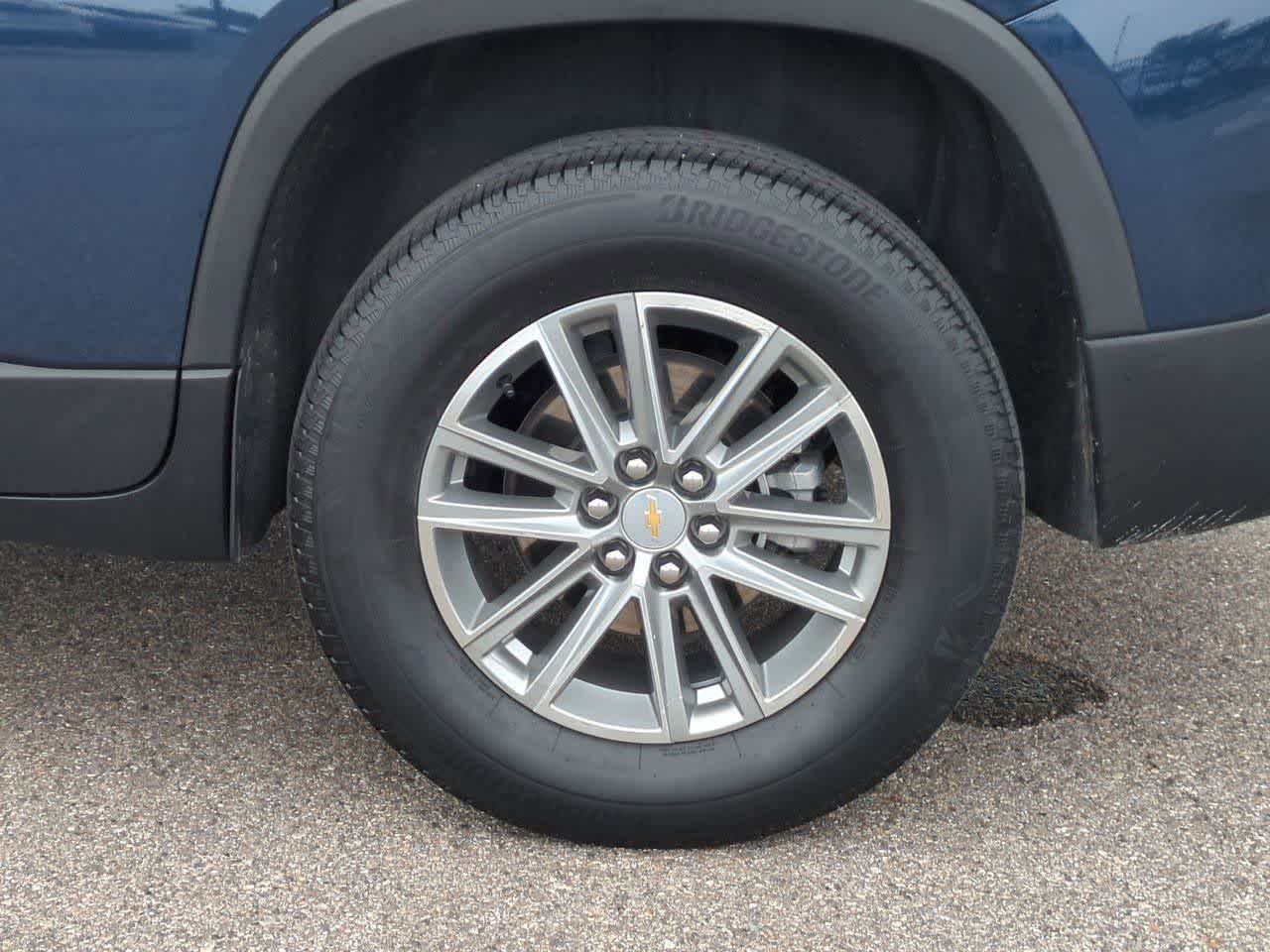 Thumbnail: 2023 Chevrolet Traverse - 12