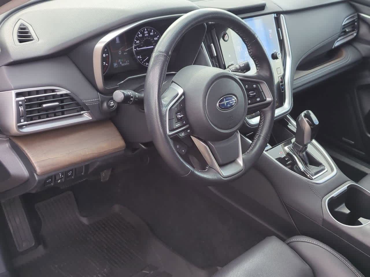 2020 Subaru Outback Limited photo 2