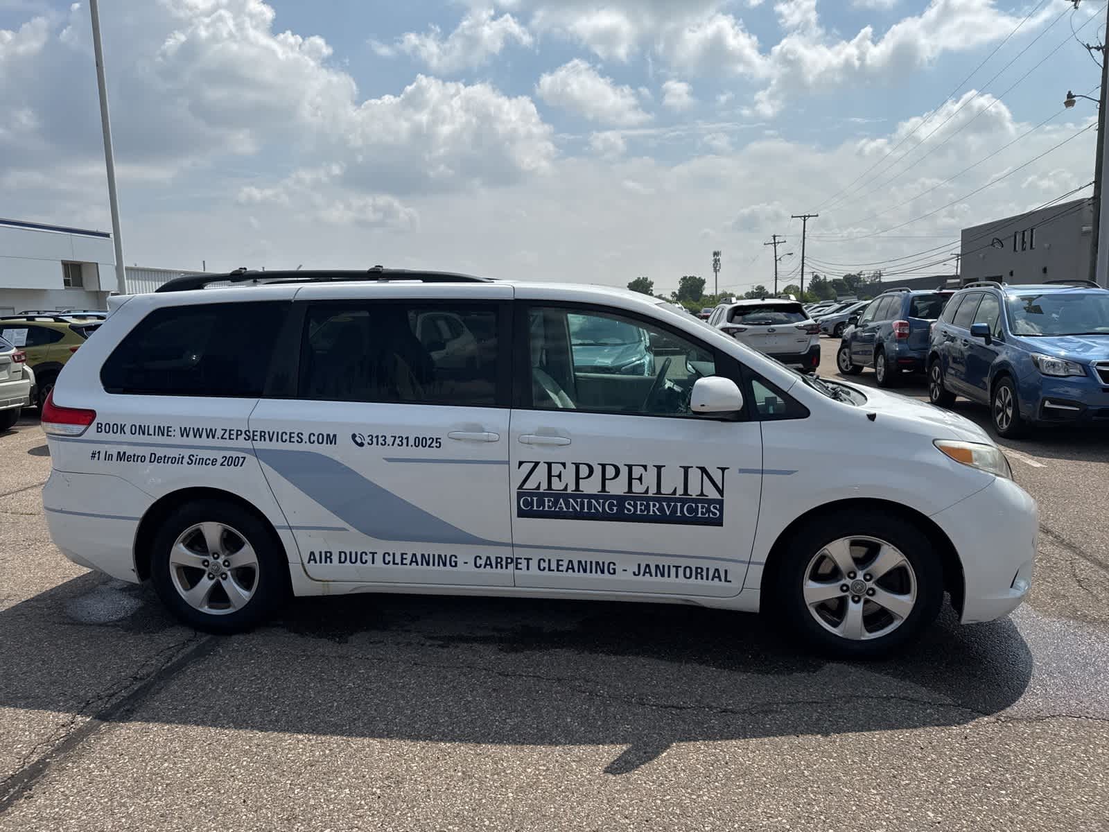 2011 Toyota Sienna LE 9