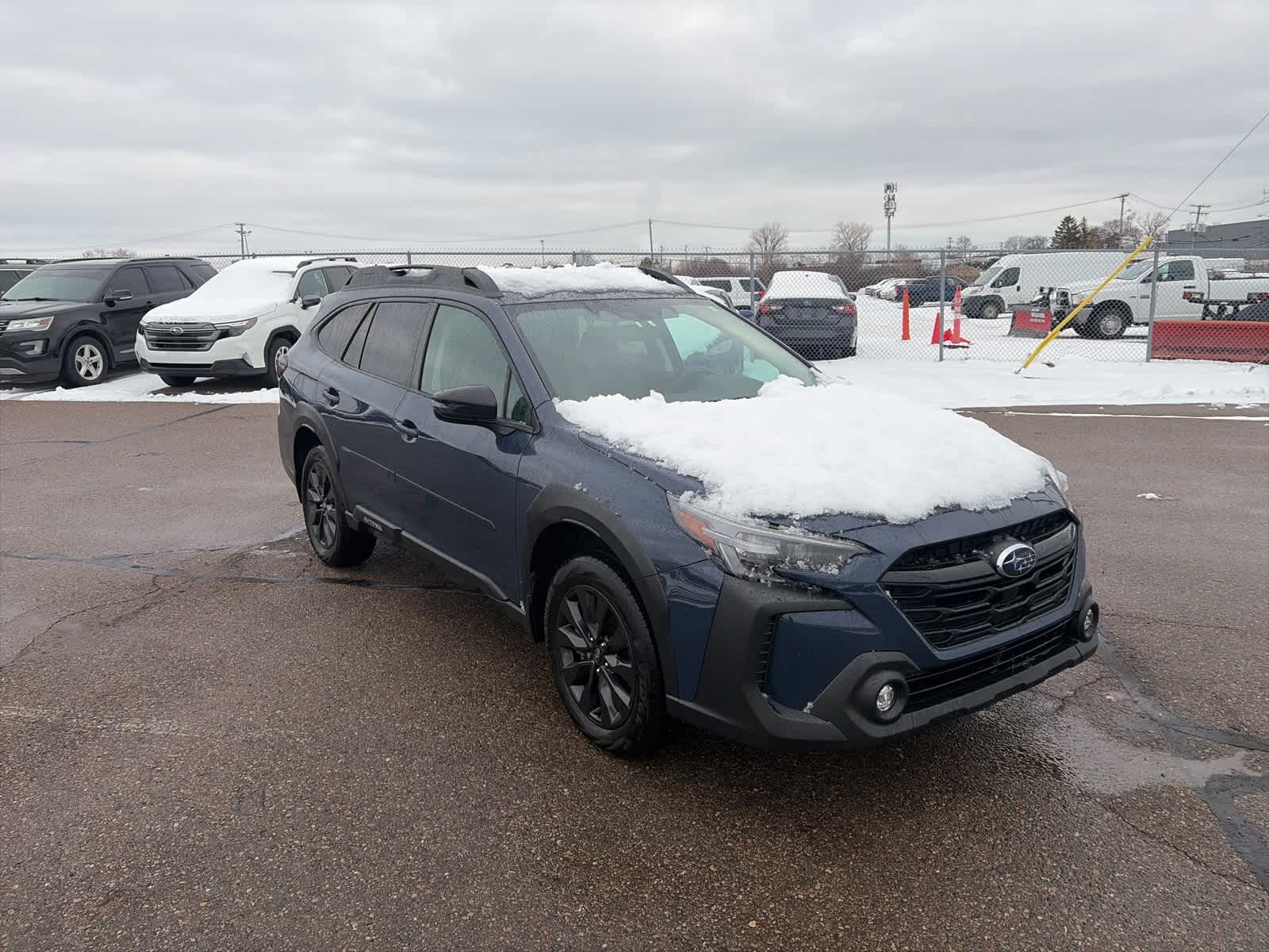 2023 Subaru Outback Onyx Edition photo 2