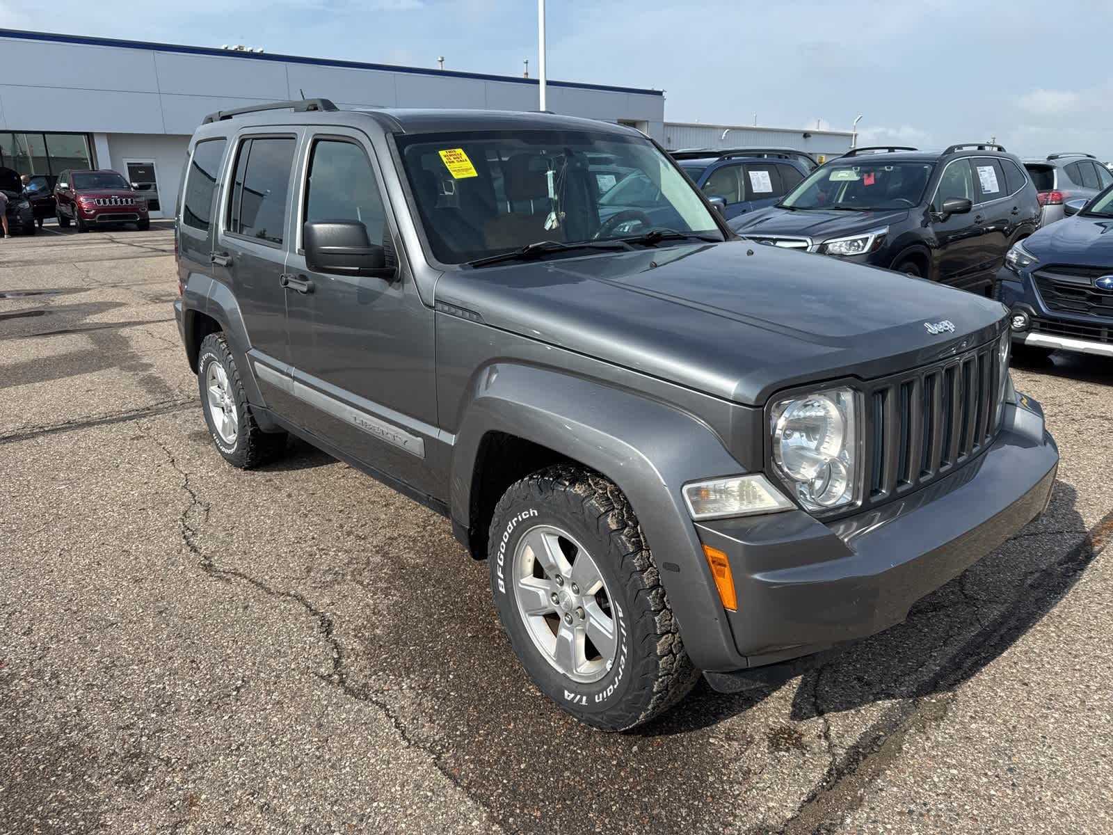 Thumbnail: 2012 Jeep Liberty - 4