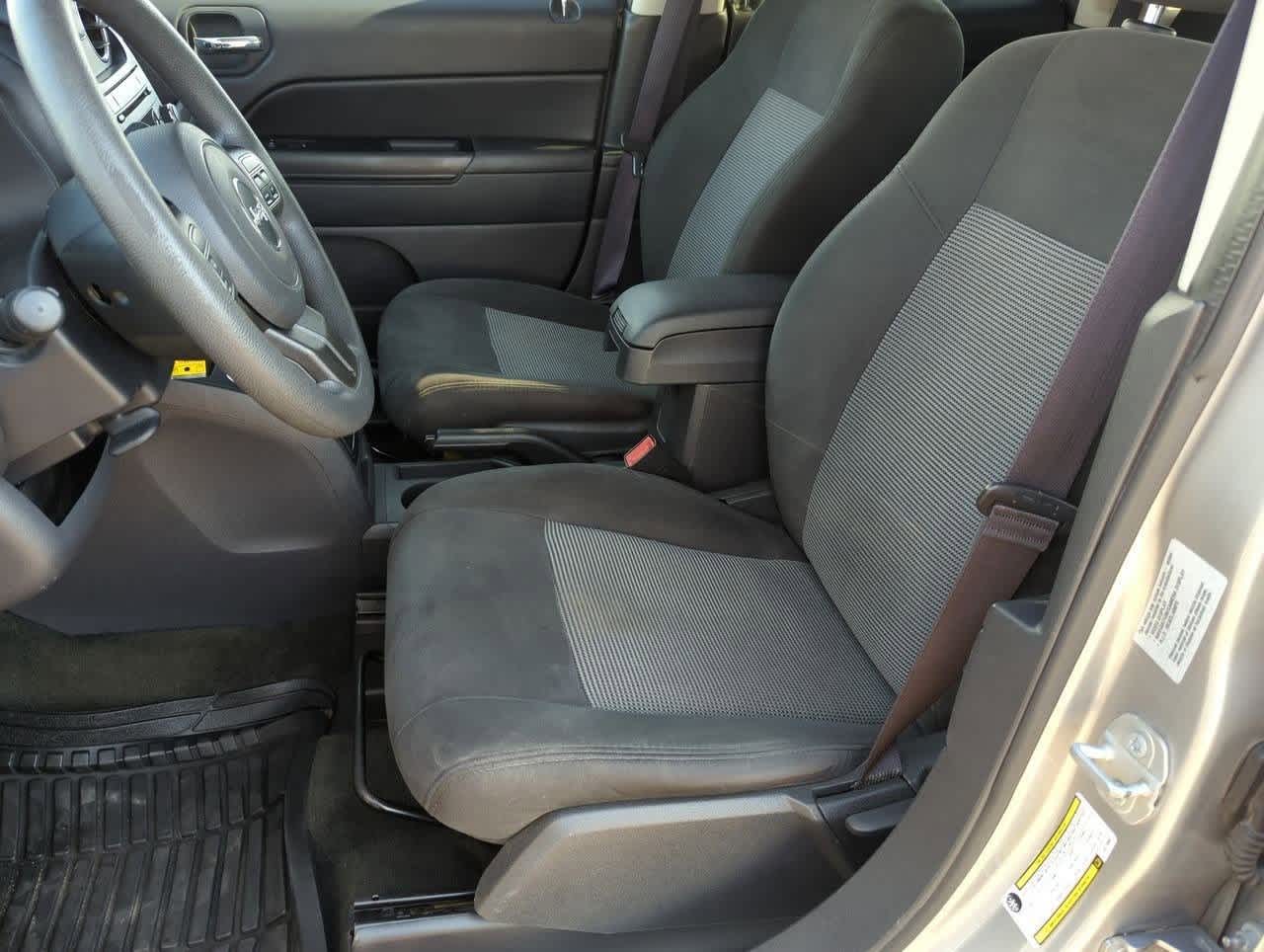Thumbnail: 2016 Jeep Patriot - 15