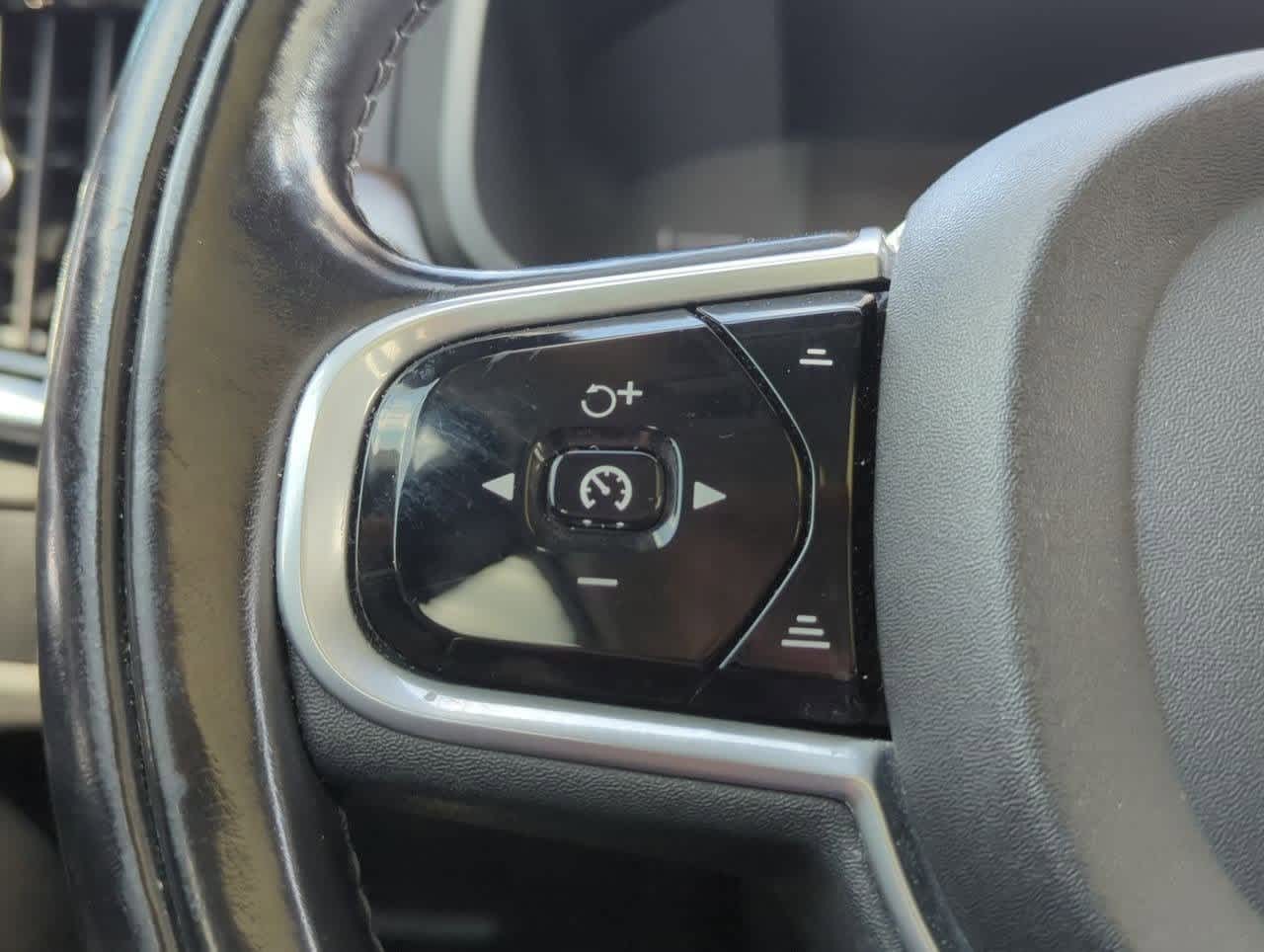2018 Volvo S90 T5 Momentum 23