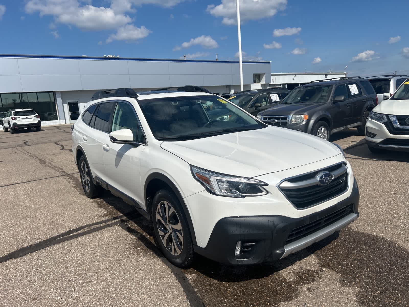 2020 Subaru Outback Limited photo 4