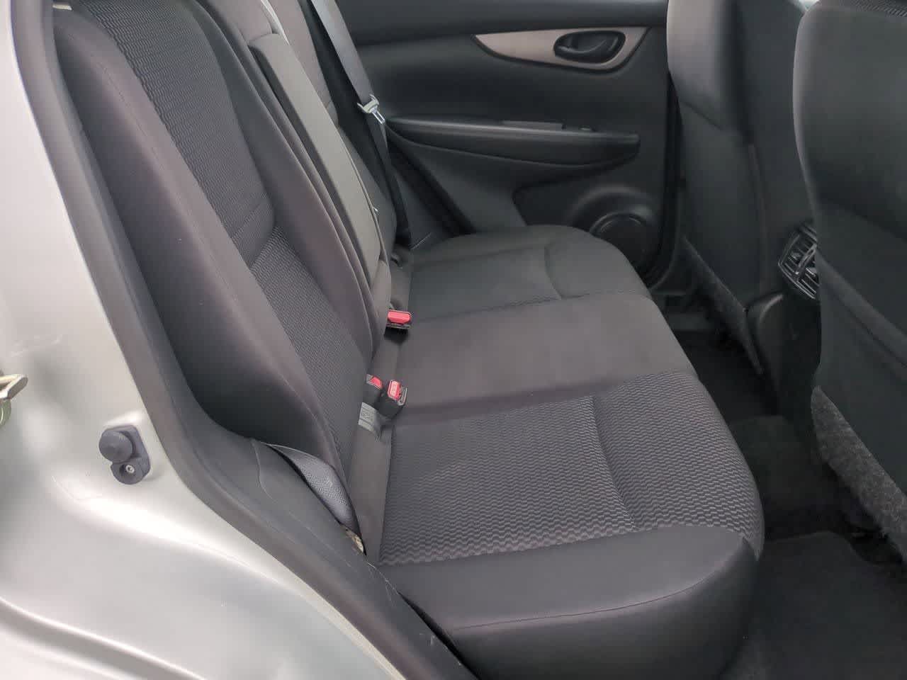 Thumbnail: 2018 Nissan Rogue Sport - 19