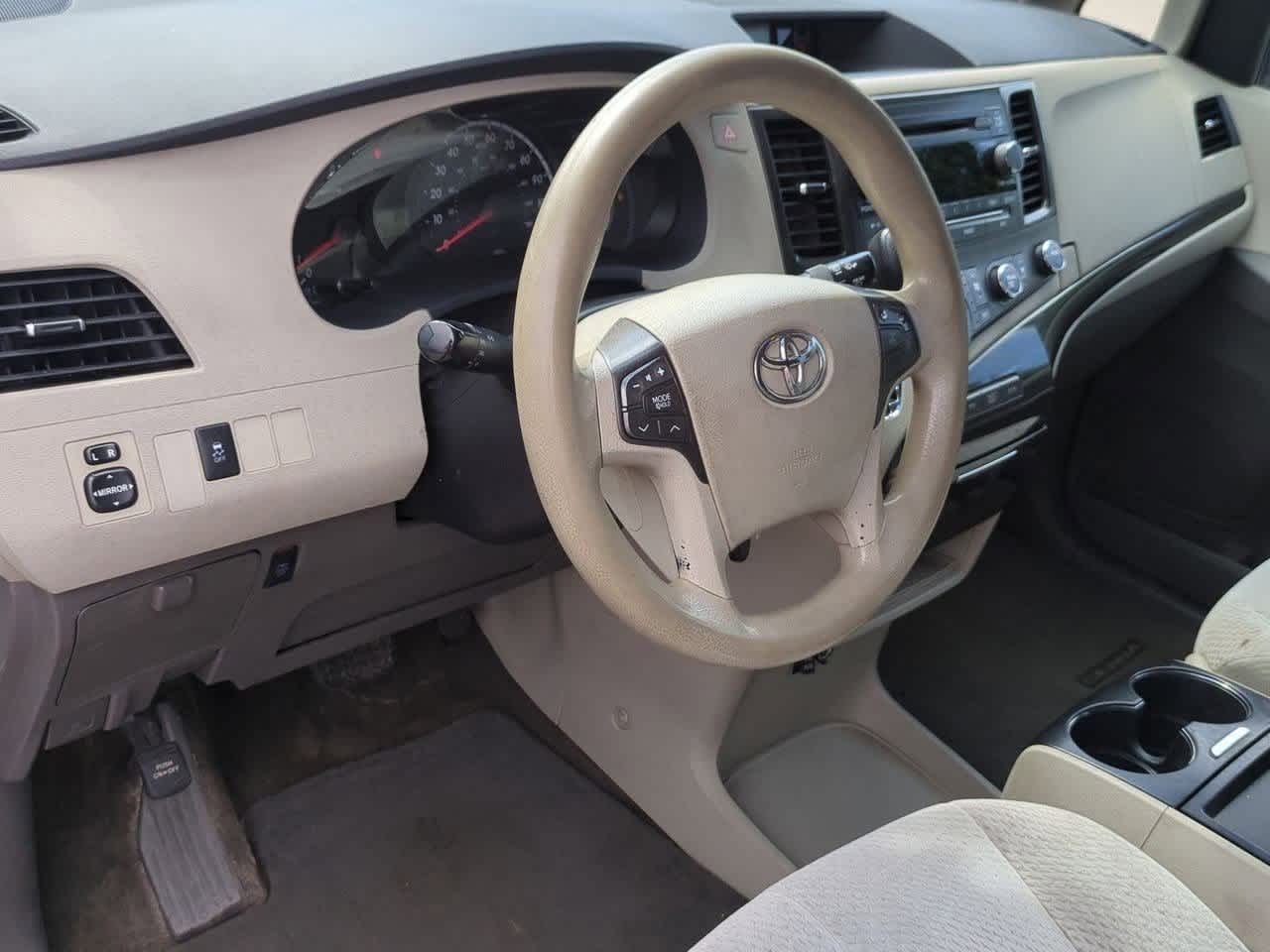 Thumbnail: 2011 Toyota Sienna - 2
