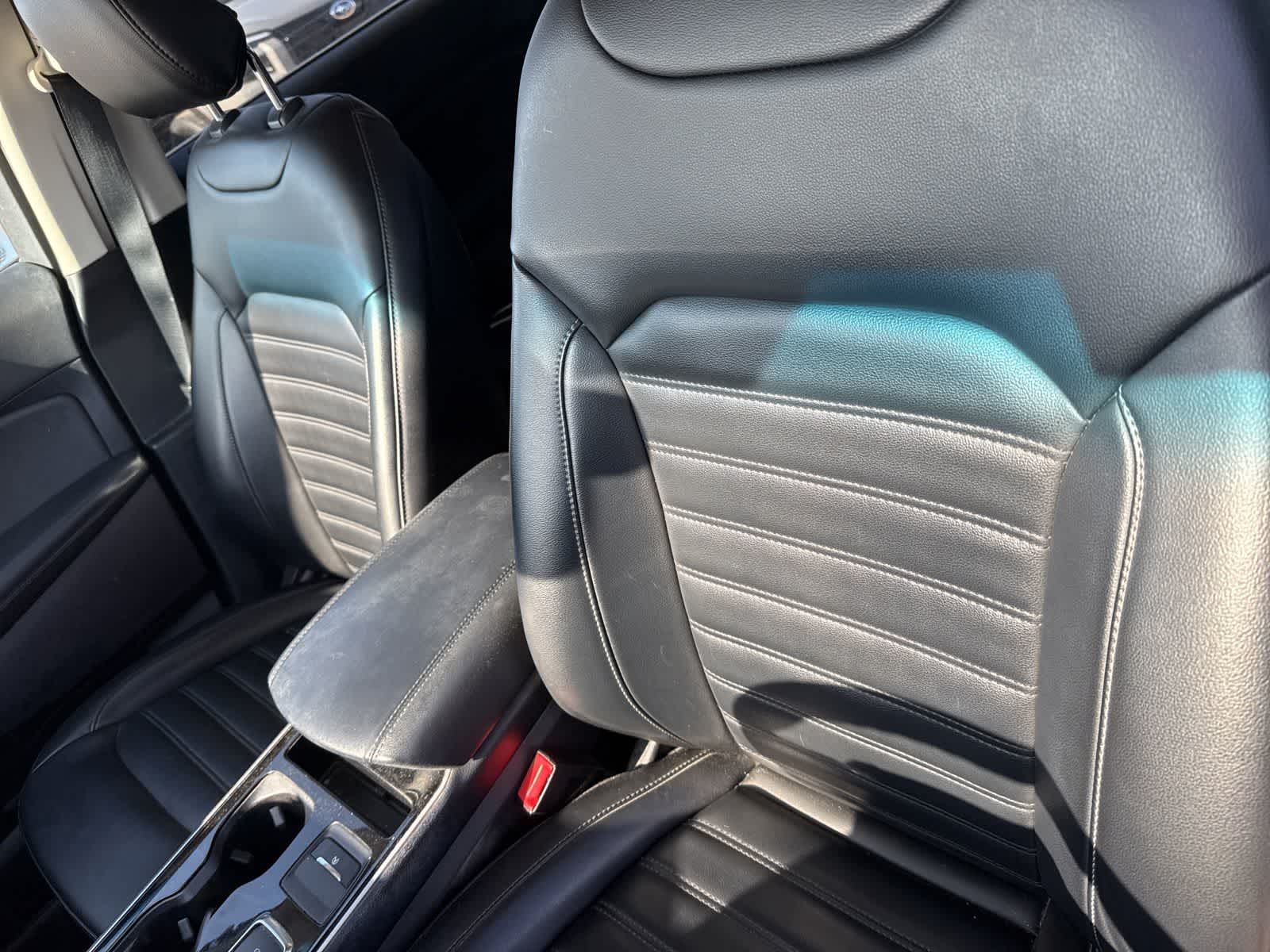 Thumbnail: 2019 Ford Edge - 15