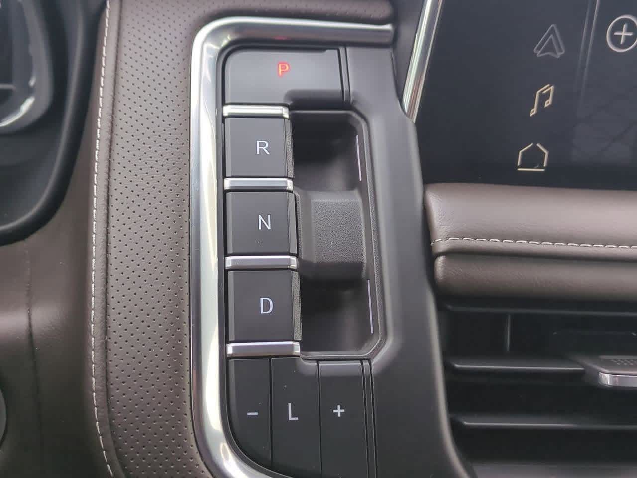 Thumbnail: 2022 GMC Yukon - 32