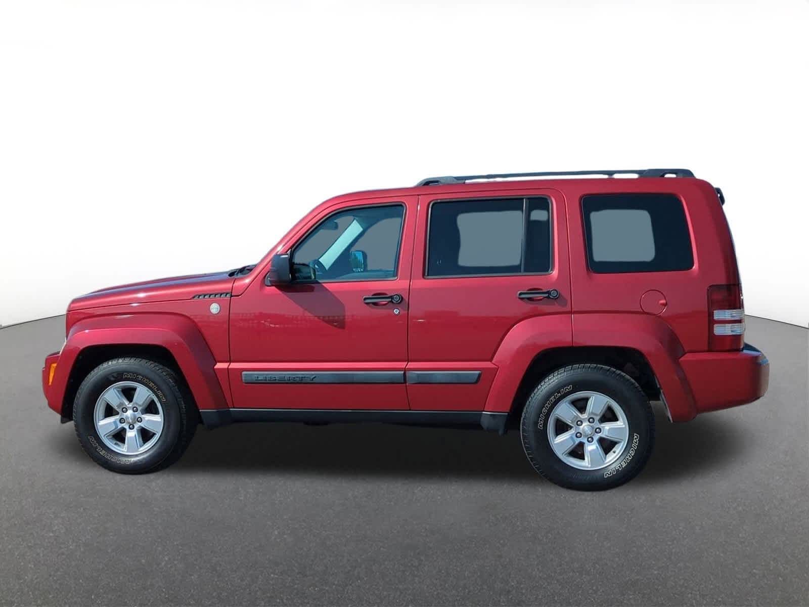 Thumbnail: 2010 Jeep Liberty - 3