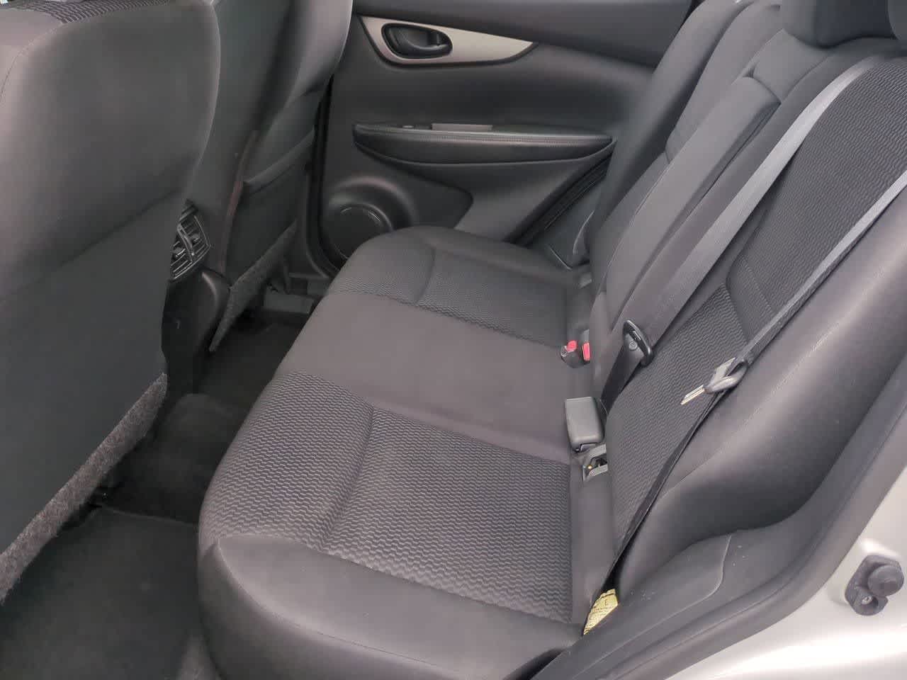 Thumbnail: 2018 Nissan Rogue Sport - 18