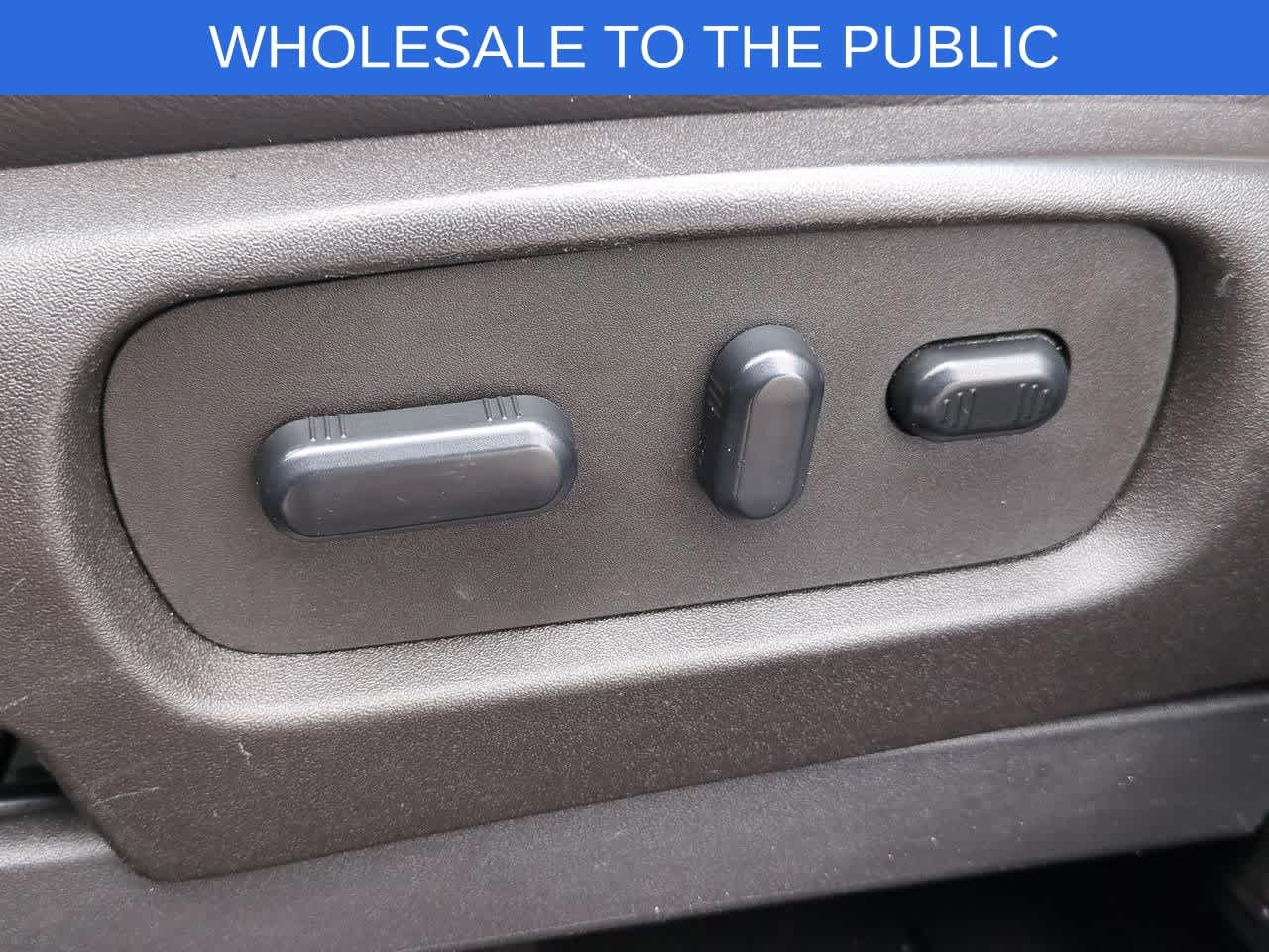 Thumbnail: 2014 Ford Explorer - 16