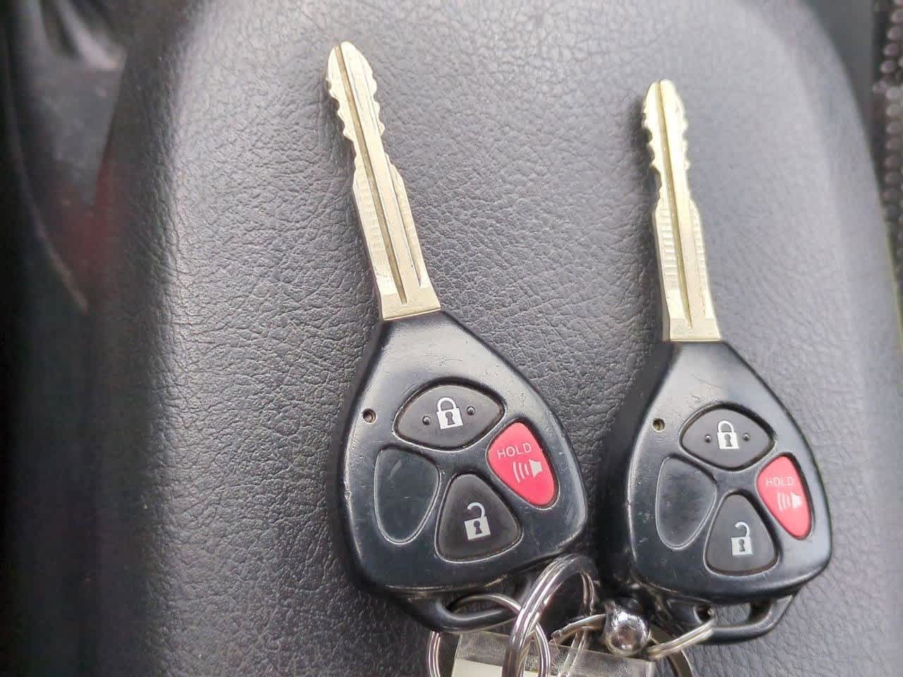 Thumbnail: 2010 Pontiac Vibe - 28