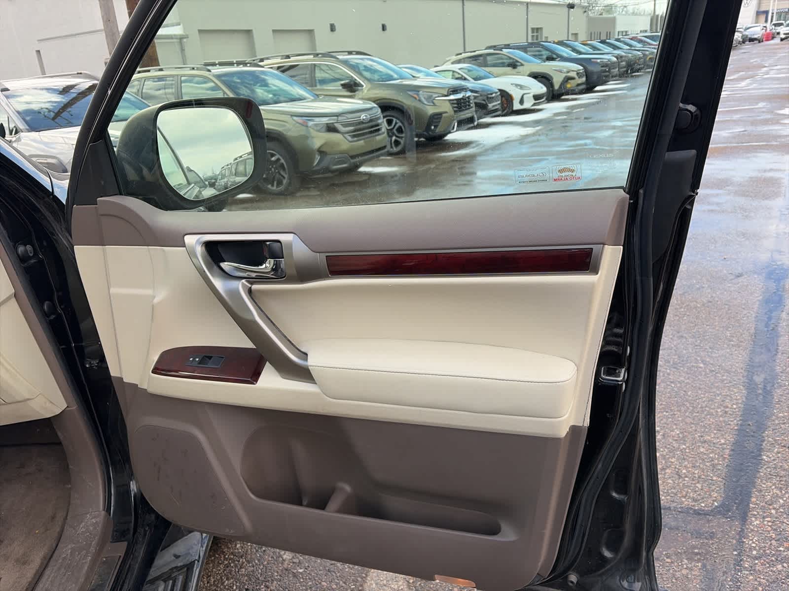 Thumbnail: 2011 Lexus GX - 16