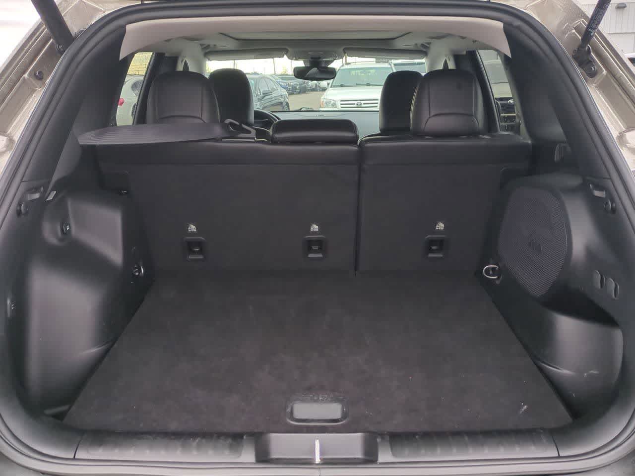 Thumbnail: 2021 Jeep Cherokee - 33