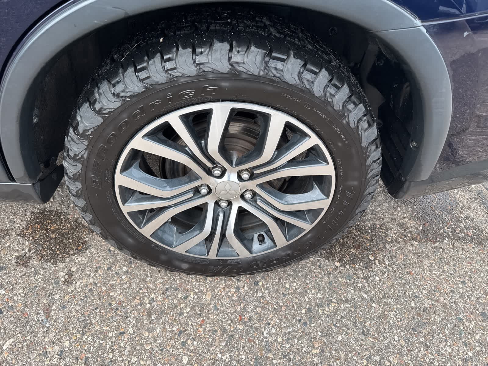 2018 Mitsubishi Outlander ES 7