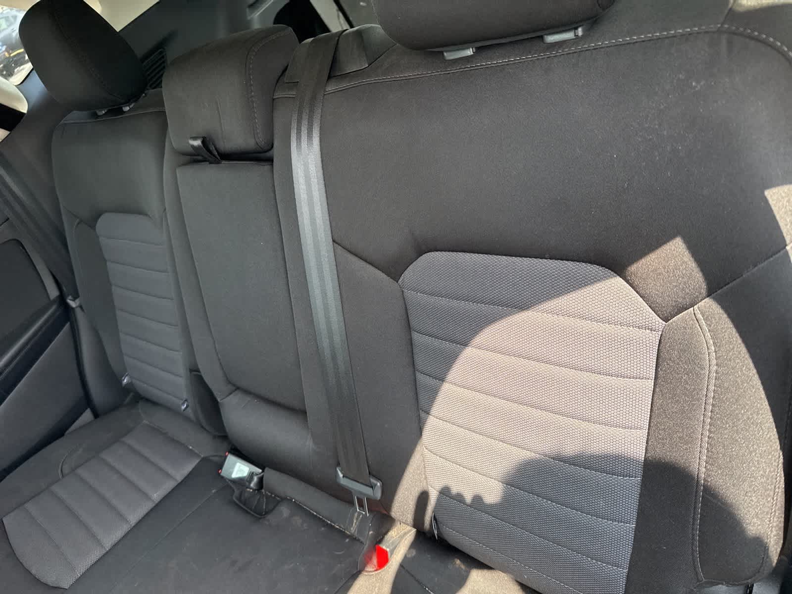 2016 Ford Edge SE 16
