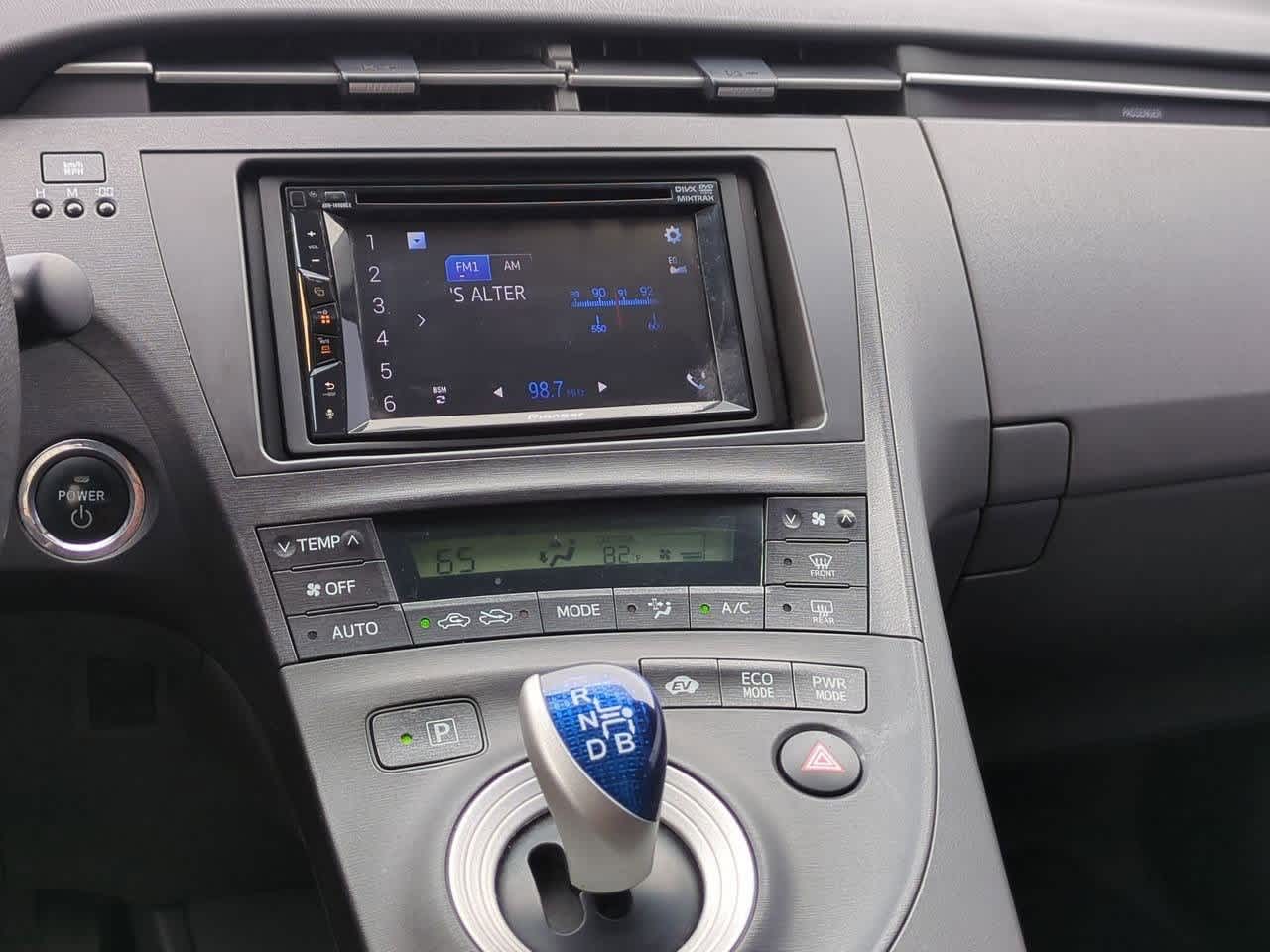 Thumbnail: 2010 Toyota Prius - 26