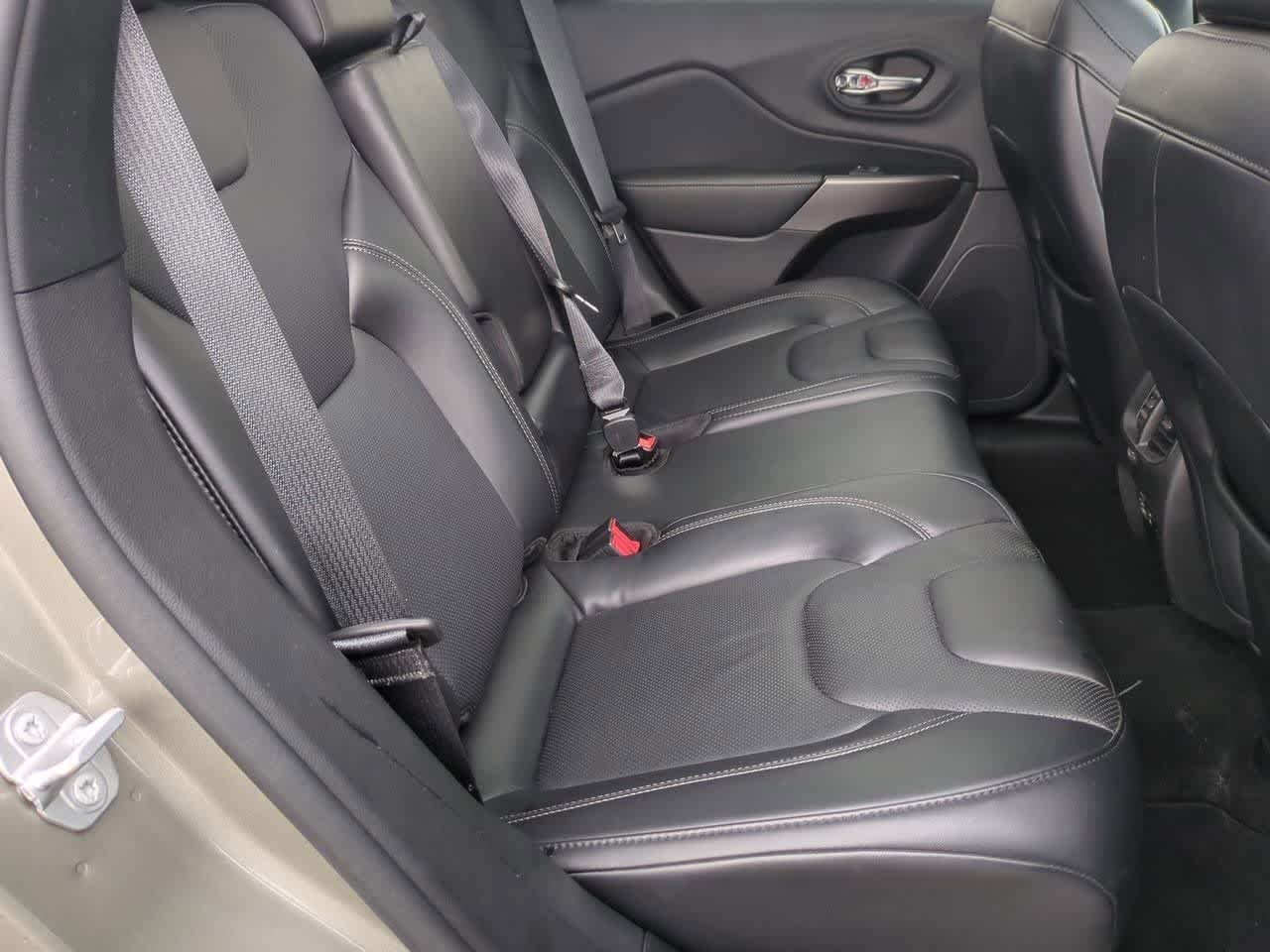 Thumbnail: 2021 Jeep Cherokee - 20