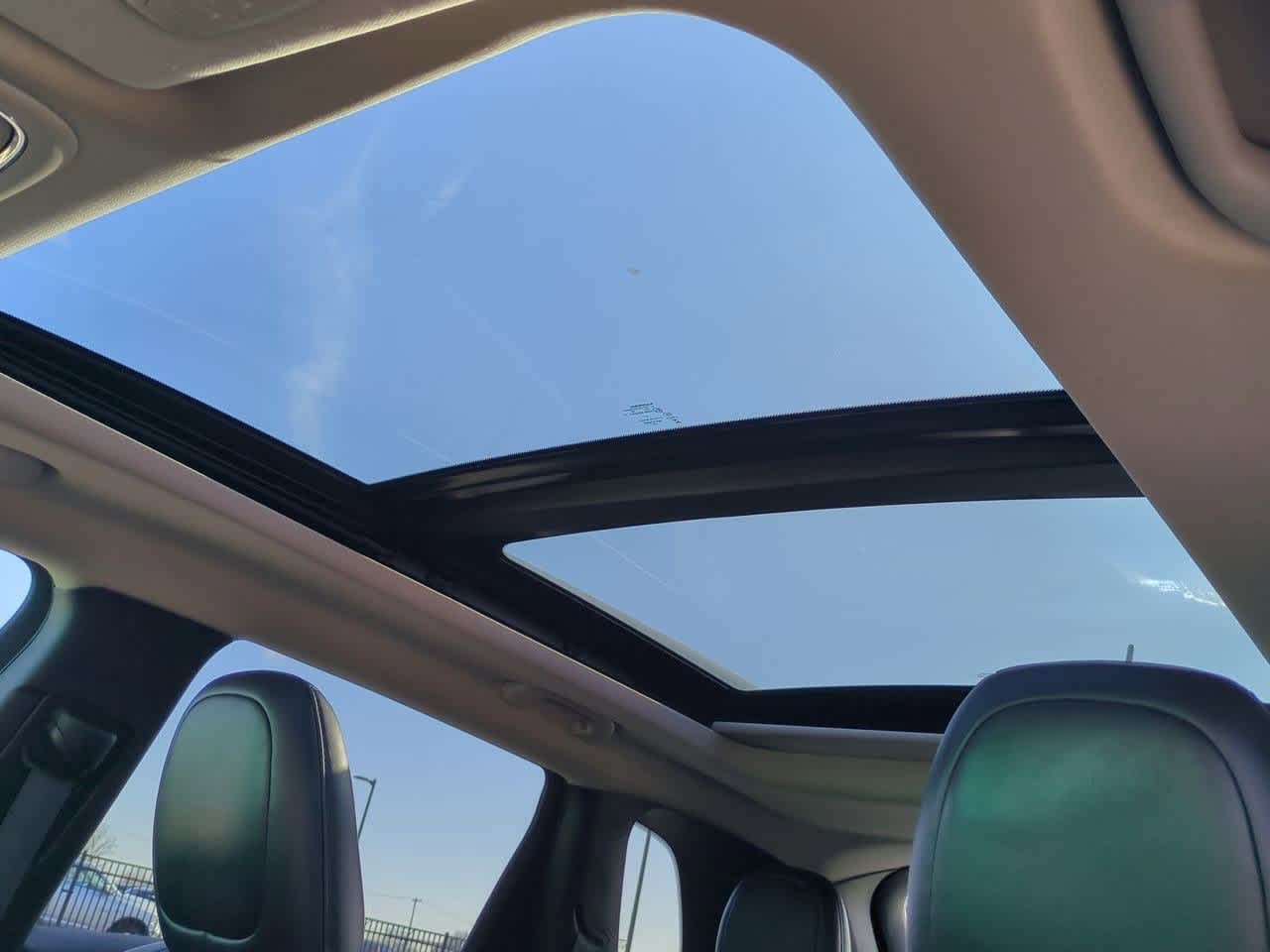 Thumbnail: 2017 Jeep Cherokee - 18