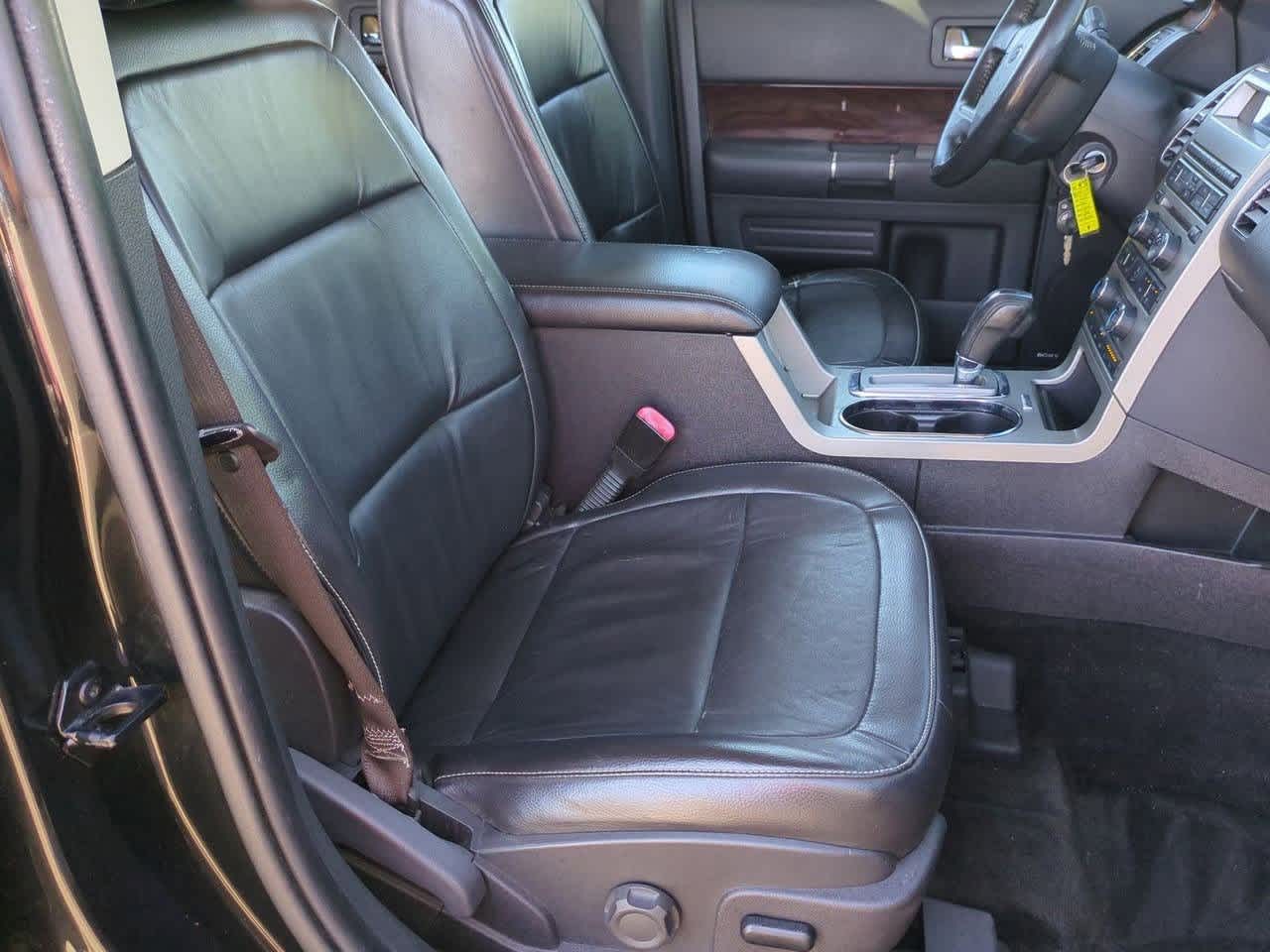 Thumbnail: 2010 Ford Flex - 22