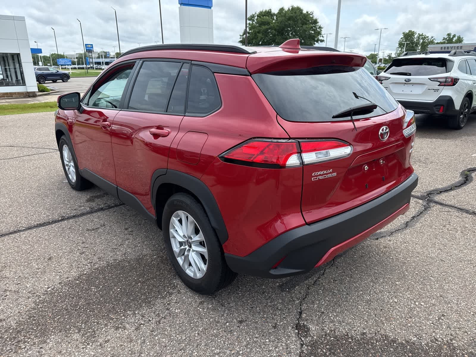2022 Toyota Corolla Cross LE 2