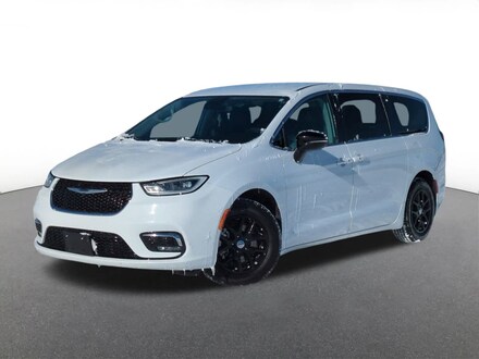 Used 2024 Chrysler Pacifica Touring L Van Passenger Van Troy Mi