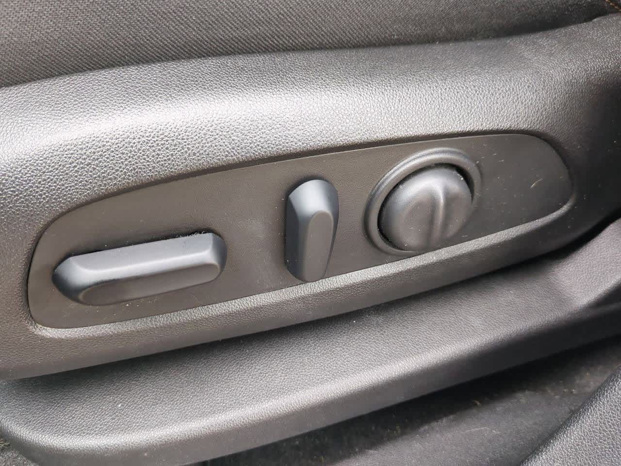 Thumbnail: 2018 Chevrolet Equinox - 16