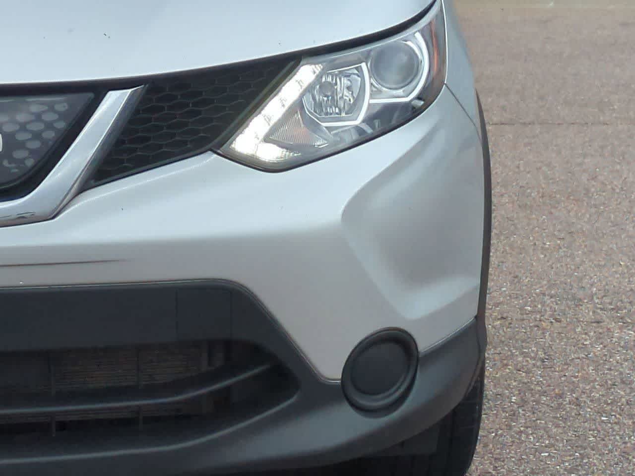 Thumbnail: 2018 Nissan Rogue Sport - 10