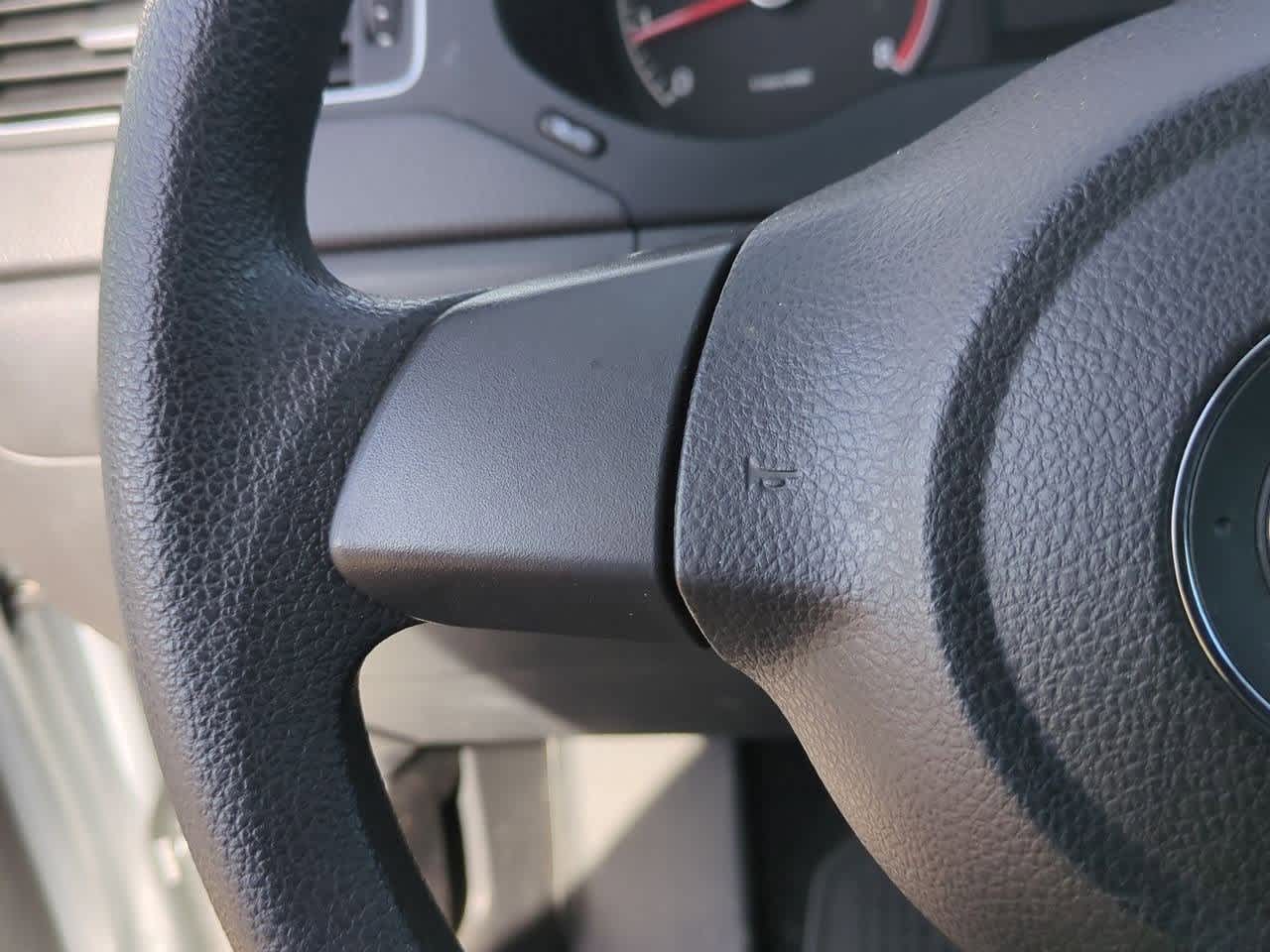 Thumbnail: 2014 Volkswagen Jetta - 23