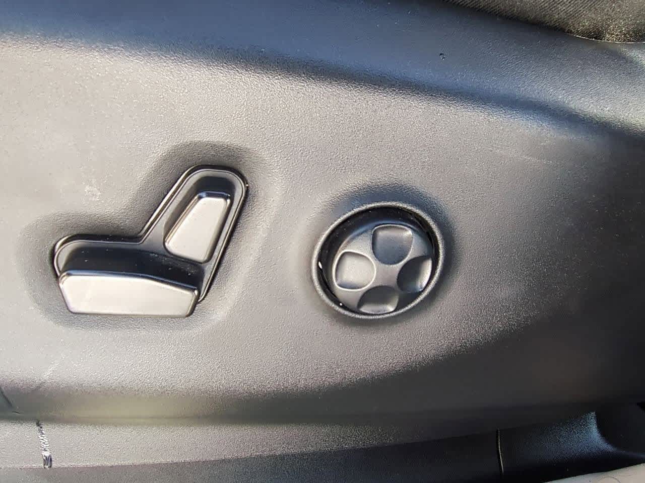 Thumbnail: 2024 Chrysler Pacifica - 10