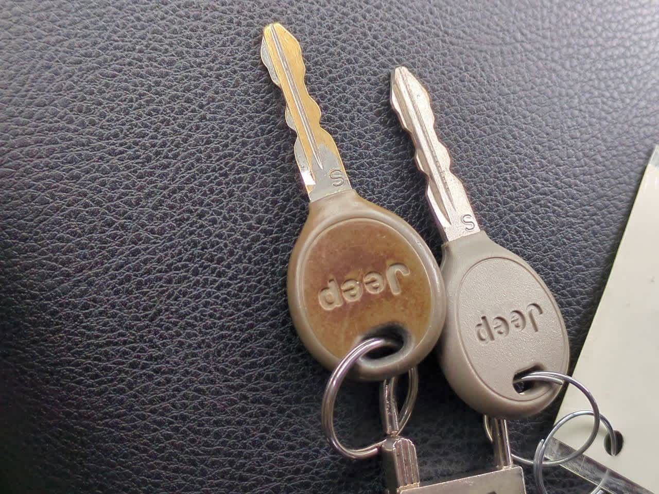 Thumbnail: 2012 Jeep Wrangler - 32