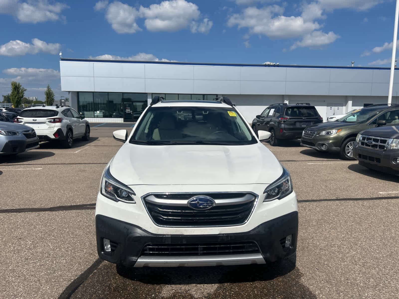 2020 Subaru Outback Limited photo 3