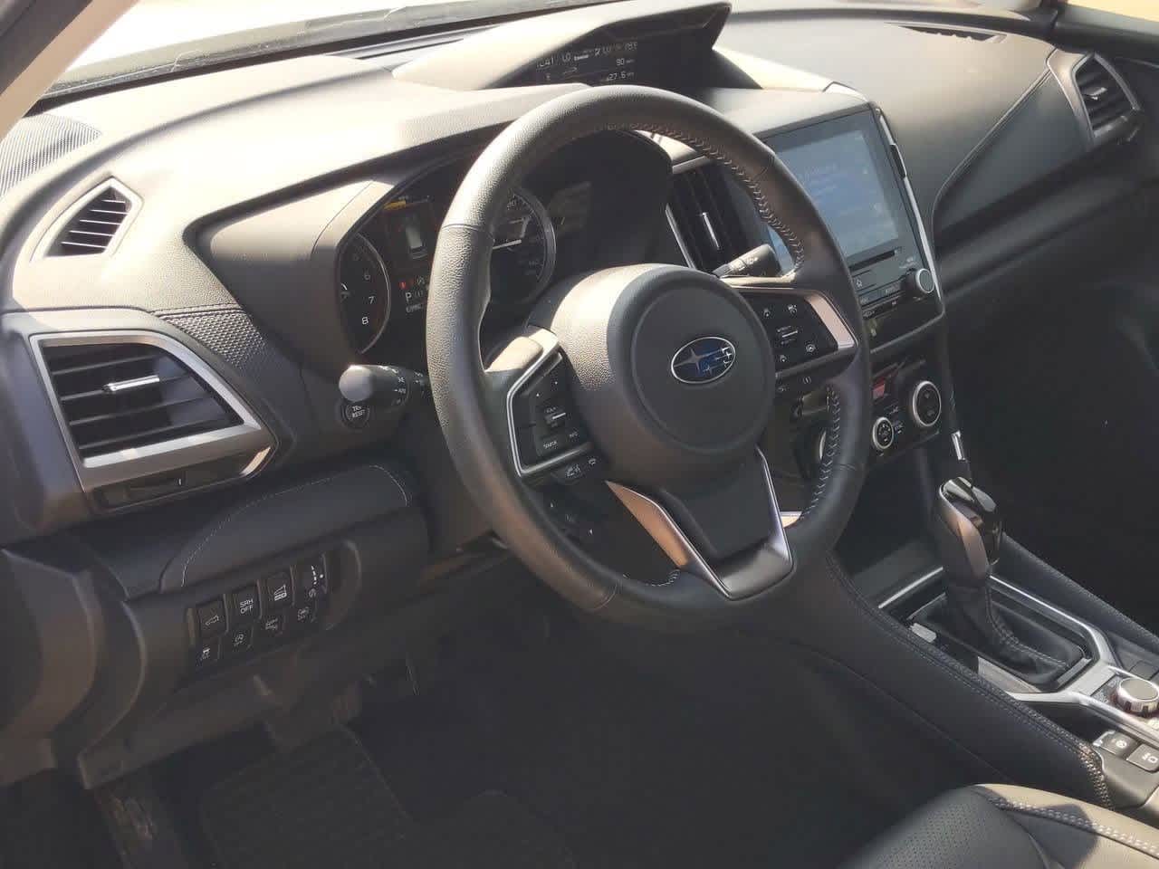 2022 Subaru Forester Touring photo 2