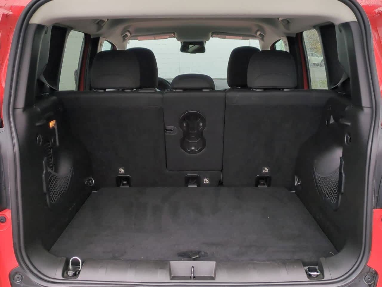 Thumbnail: 2018 Jeep Renegade - 31