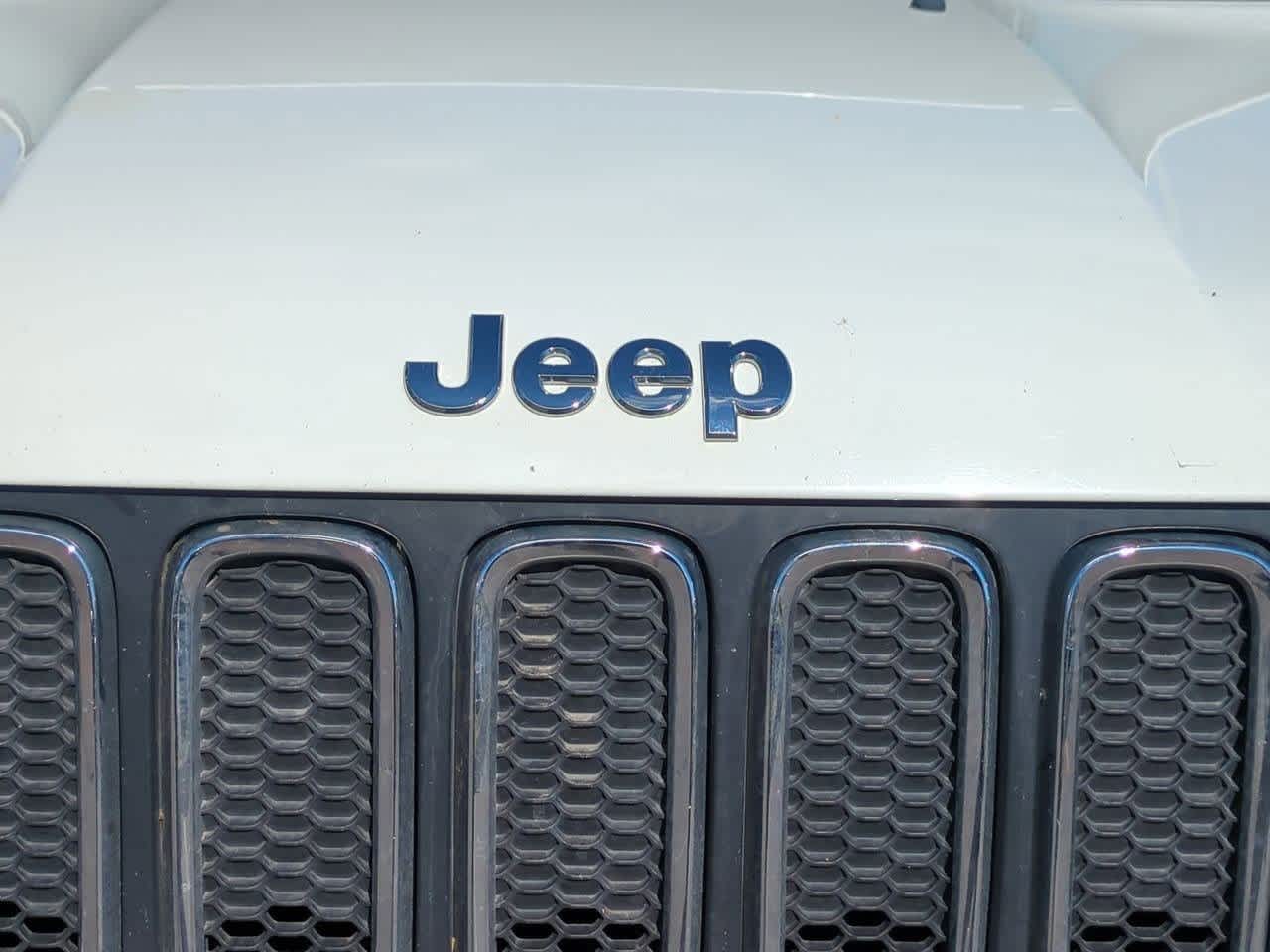 Thumbnail: 2016 Jeep Renegade - 11